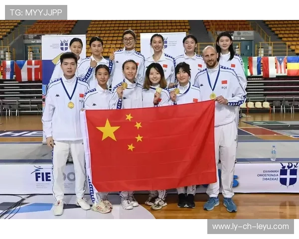 世界击剑大奖赛，中国女花全员闯入八强，全国击剑冠军女