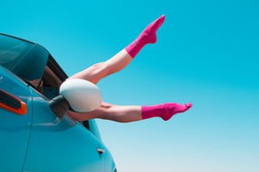 leyu乐鱼-绿色足球袜成为新潮流，环保理念引领运动装备发展，绿色足球鞋