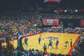 女篮姑娘展现中国体育的风采，我想看中国女子篮球队