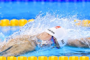 CS2枪战技巧瞬间制敌，反恐精英2指令